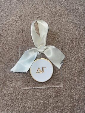 Delta Gamma ornament